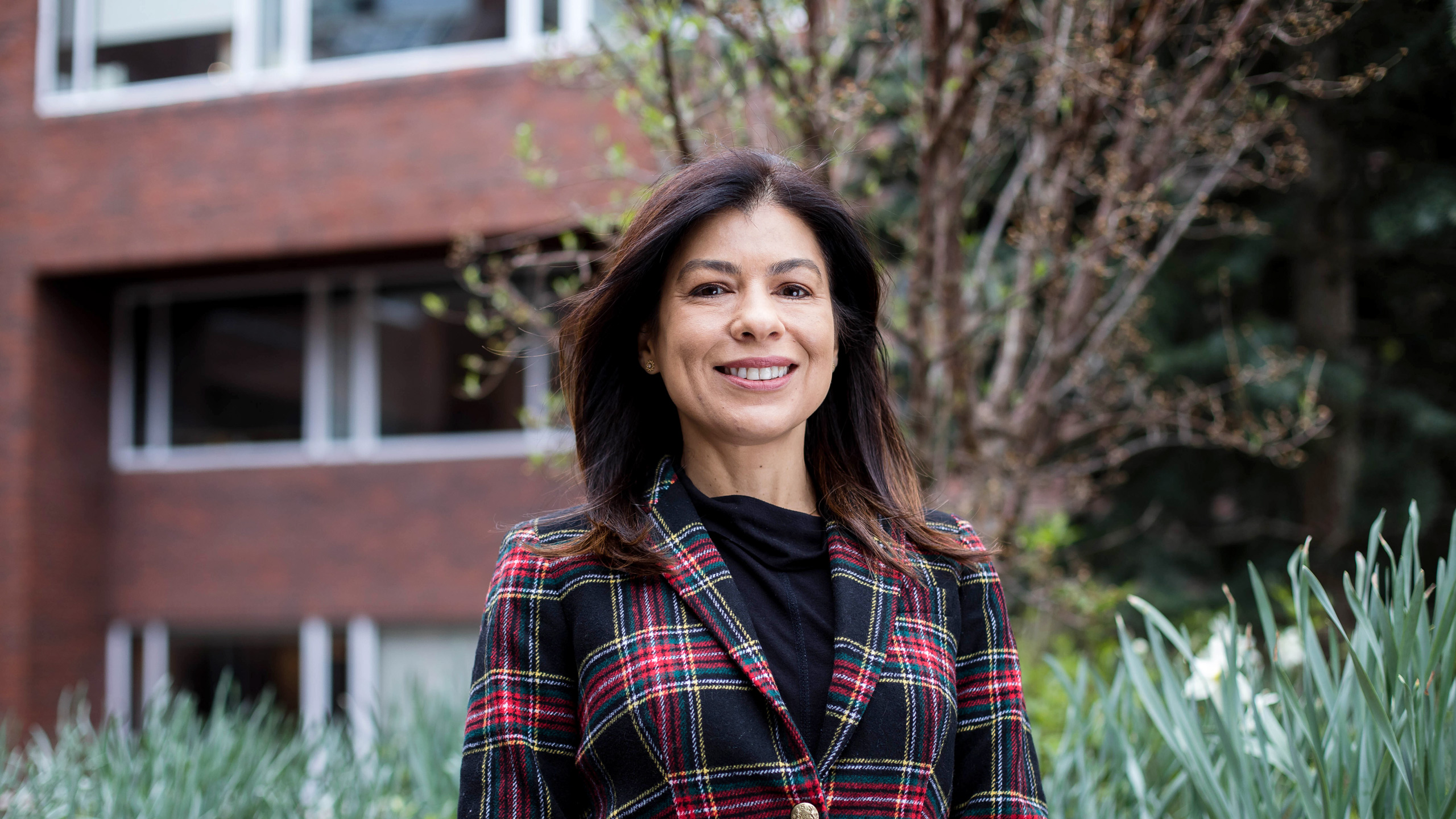 23_HKS-Commencement_Profile-Catarina_Correa-Banner_2560x1440